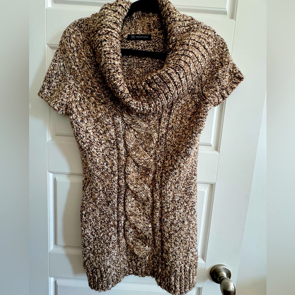 Beautiful short sleeve sweater